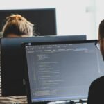 Dos desarrolladores comparan tareas y costes de Claude Haiku 5.5 en un entorno de programación