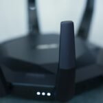 Router conectado en una red de dispositivos IoT para ilustrar el riesgo de autorreplicación de modelos de inteligencia artificial